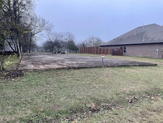 227 Overlook Dr, Red Oak, TX 75154