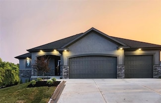 2704 NE Amanda Ln, Blue Springs, MO 64029