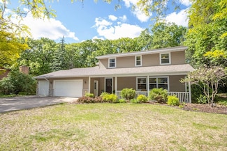 196 Mary Cir, North Mankato, MN 56003