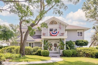 787 Choctaw Ln, Shalimar, FL 32579