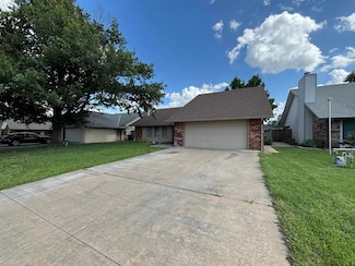 3637 Lakeshore Dr, Enid, OK 73703