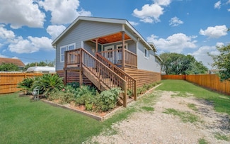 4802 Crane St, Hitchcock, TX 77563