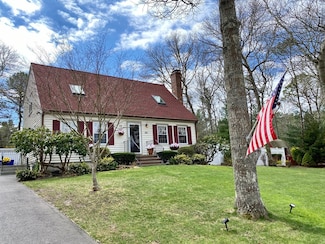 101 Lake Dr, Pocasset, MA 02559
