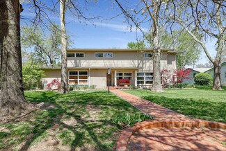 1604 E 12th Ave, Winfield, KS 67156
