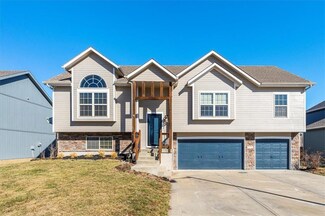 4310 NE 77th St, Kansas City, MO 64119