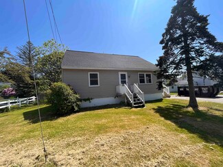 10 3rd St, Somersworth, NH 03878