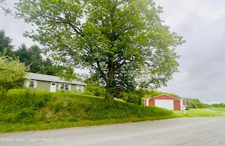 370 Highmount Rd, West Coxsackie, NY 12192