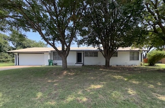 721 Maple St, Burkburnett, TX 76354