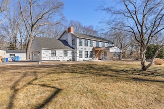 12 Echo Dr, Barrington, RI 02806