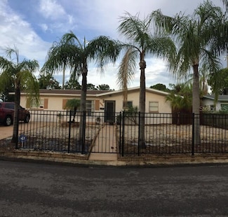 3680 Whiting Dr SE, Saint Petersburg, FL 33705