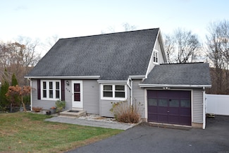236 Bluebird Dr, Naugatuck, CT 06770