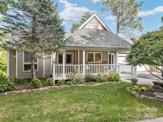 105 Valley Hill Dr, Hendersonville, NC 28791