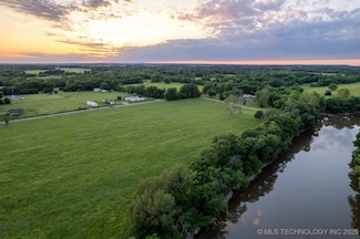 7 S 4420 Rd, Pensacola, OK 74301