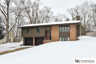 7912 Arlington Dr, Omaha, NE 68134