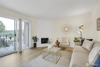 11643 100th Ave NE Unit B-3, Kirkland, WA 98034