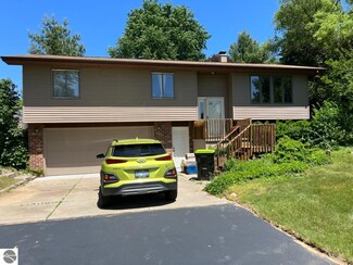 4460 Hillcrest Dr, Traverse City, MI 49685
