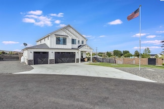 10419 Summit View Ct, Kennewick, WA 99338