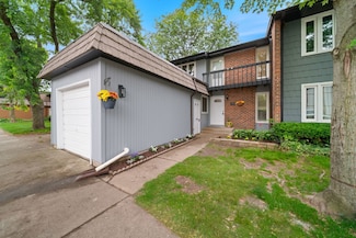 13 Cypress Square, Elgin, IL 60123