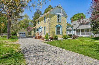 505 N Adelaide St, Fenton, MI 48430