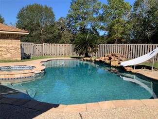 4018 Oak Ridge Dr, Baytown, TX 77523