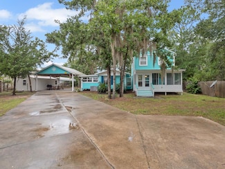 112 8th St E, Steinhatchee, FL 32359