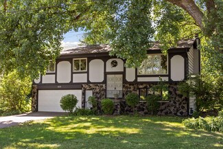1031 Hampshire Ave N, Golden Valley, MN 55427