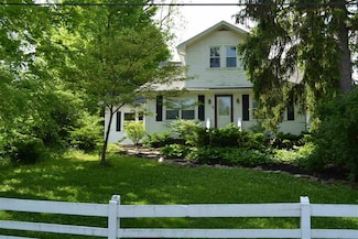 808 National Rd, Cambridge City, IN 47327