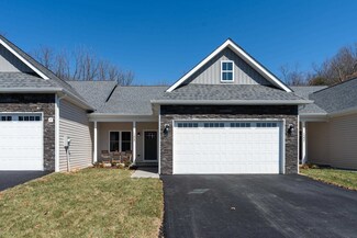 1227 Stocker St, Staunton, VA 24401