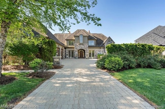 2921 Turtle Pond Ct, Bloomfield Hills, MI 48302