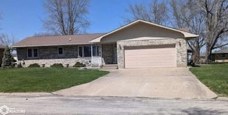 612 Bel Air Dr, West Point, IA 52656