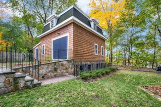 8 Pine St Unit 4, Hyde Park, MA 02136