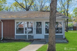 470 Thornbury Ct Unit F, Lakewood, NJ 08701