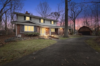 2550 Harmony Cir, Brookfield, WI 53045