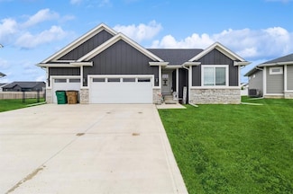208 11th Ct NW, Bondurant, IA 50035