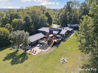 9877 Brumm River Dr, Nashville, MI 49073