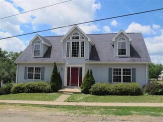 301 W Catlin St, Elizabeth, IL 61028