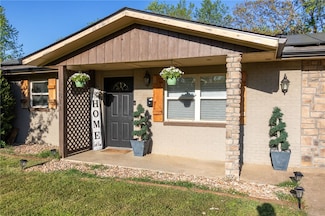 811 Gail St, Springdale, AR 72762
