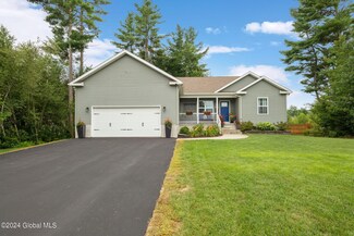 2 Bianca Dr, Corinth, NY 12822