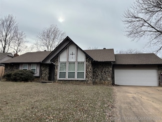 2419 W Driftwood Dr, Claremore, OK 74017
