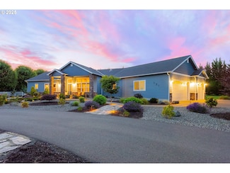 121 Wild Goose Ln, Roseburg, OR 97470