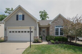 851 Willow Creek Dr, Fairlawn, OH 44333