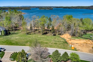 16718 Lighthouse Pointe Dr, Lenoir City, TN 37772