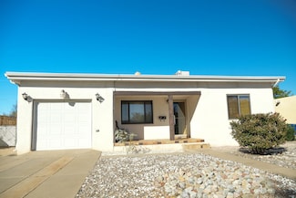 1117 Monroe St SE, Albuquerque, NM 87108