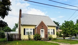 109 Preston Dr, Cranston, RI 02910