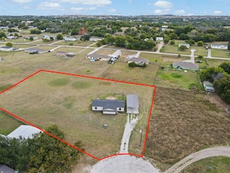 135 Harvest Moon Ct, Springtown, TX 76082