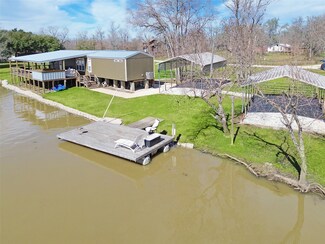 398 River Oaks Dr, Trinity, TX 75862
