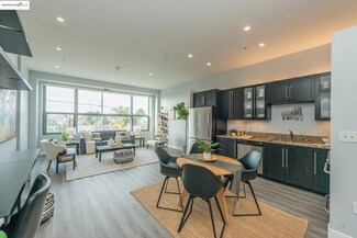 1001 46th St Unit 220A, Emeryville, CA 94608