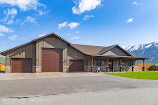 444 River View Dr, Alpine, WY 83128