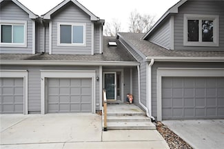 8229 NW Barrybrooke Ct, Kansas City, MO 64151