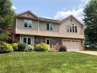 2310 Kimberley Dr NW, Dover, OH 44622